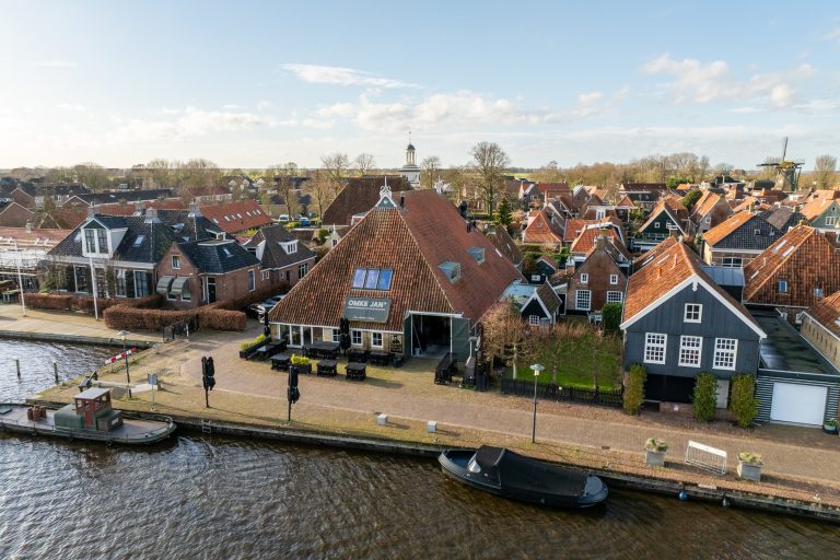 unieke locatie aan het water>